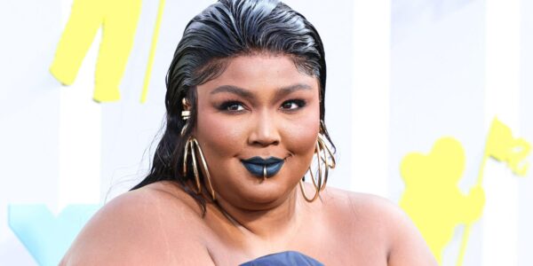 Lizzo Puts Her Extreme Weight Loss On Display In New Snaps