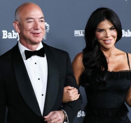 Jeff Bezos, Lauren Sánchez Reportedly Hired These Singers For Their Wedding
