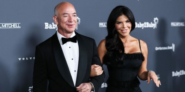 Jeff Bezos, Lauren Sánchez Reportedly Hired These Singers For Their Wedding