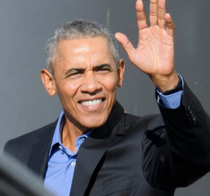 Barack Obama Fuels Split Rumors After Leaving Club Without Michelle