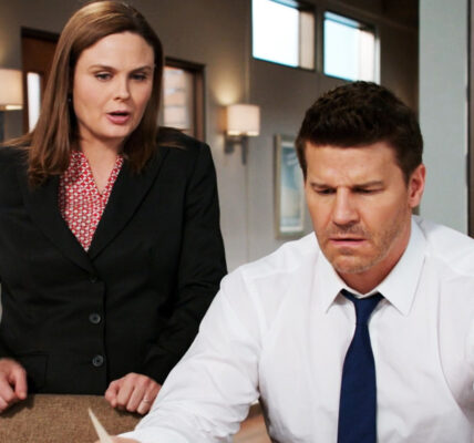The Creepy Bones Prop That Emily Deschanel Gifted To David Boreanaz