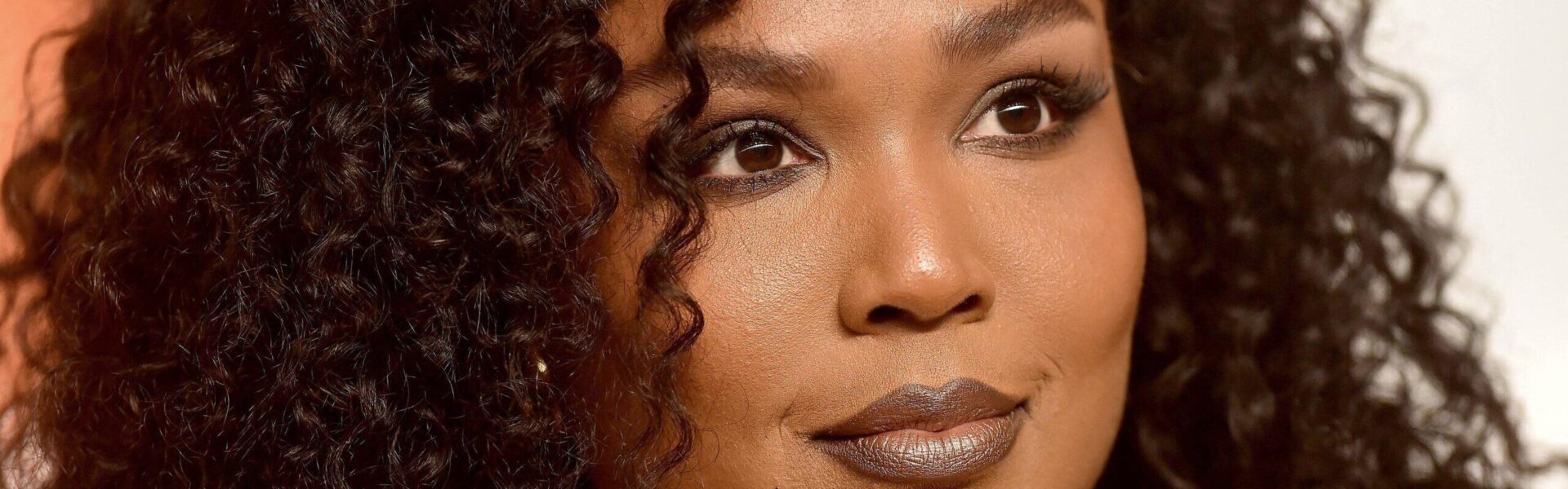 Lizzo’s Bold New Hair Transformation Has Fans Seeing Beyoncé