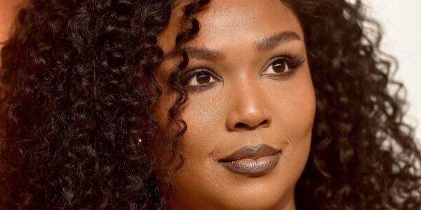 Lizzo’s Bold New Hair Transformation Has Fans Seeing Beyoncé