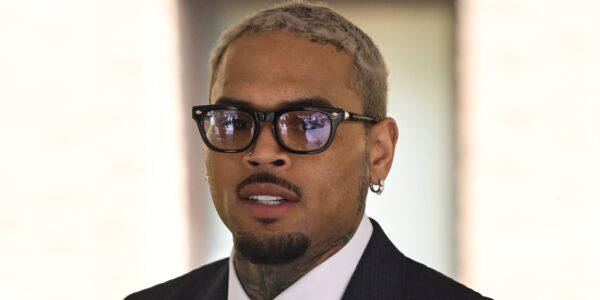 Chris Brown Fan Nicola Paparazzo Reacts Backlash Meet-And-Greet Photo Singer Mirror Selfie Influencer Jada Wallace Breezy Bowl