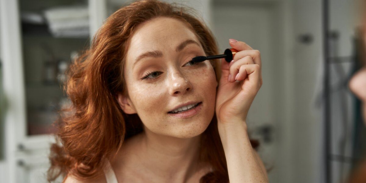 This New, Long-Lasting Mascara Will Replace Lash Extensions