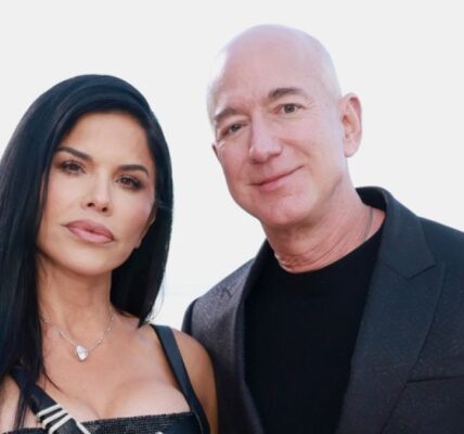 Jeff Bezos and Lauren Sanchez Wedding Invitation Has Unique Request