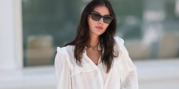 17 Flowy Tops That Magically Conceal Underarm Jiggle in Style