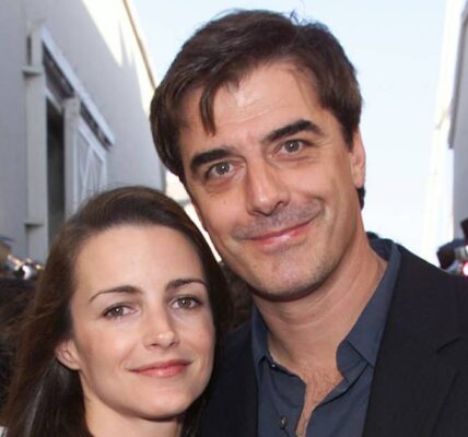 Kristin Davis Explained Why She Licked Chris Noth's Face on Red Carpet