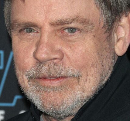 Mark Hamill Clarifies Comments About His 'Star Wars' Retirement