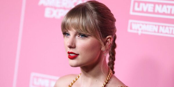 Taylor Swift Wedding Photos Slammed Over Plastic Surgery Allegations