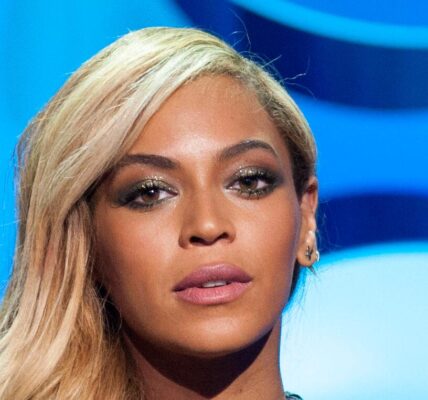 Beyoncé Turns Wardrobe Fail Into Viral Tour Moment