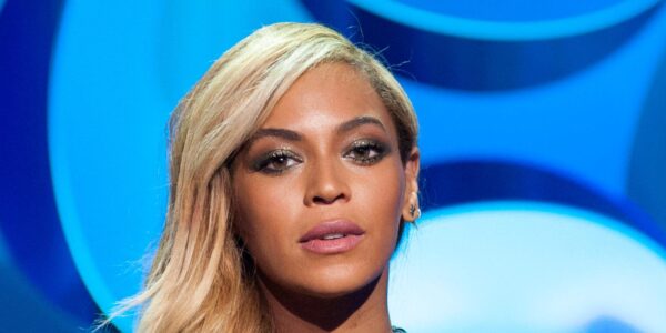 Beyoncé Turns Wardrobe Fail Into Viral Tour Moment