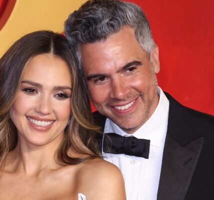 Jessica Alba And Cash Warren Reunite At Graduation, And Her Face Says It All
