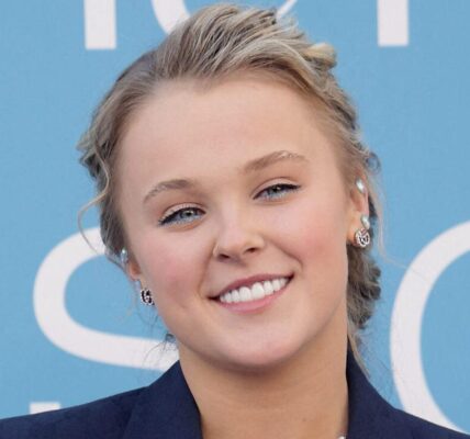 JoJo Siwa Sparks Backlash After Saying She Felt 'Pressure' To Identify As Lesbian