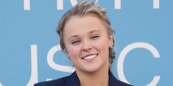 JoJo Siwa Sparks Backlash After Saying She Felt 'Pressure' To Identify As Lesbian