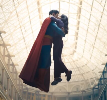 The New Superman Trailer Is The Complete Opposite Of Man Of Steel (And That's Fine)