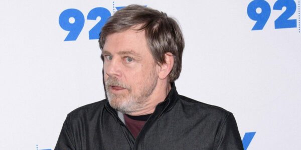 Fans 'Lose Respect' For Mark Hamill For Charging 'Absurd' Autograph Amount