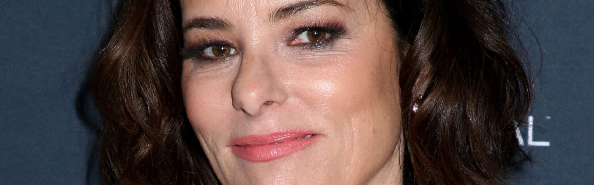 Parker Posey Reacts To Viral 'White Lotus' Memes 'Imitating' Her