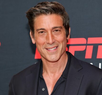 David Muir's Summer Photo Has Fans Calling Him 'A Stud'