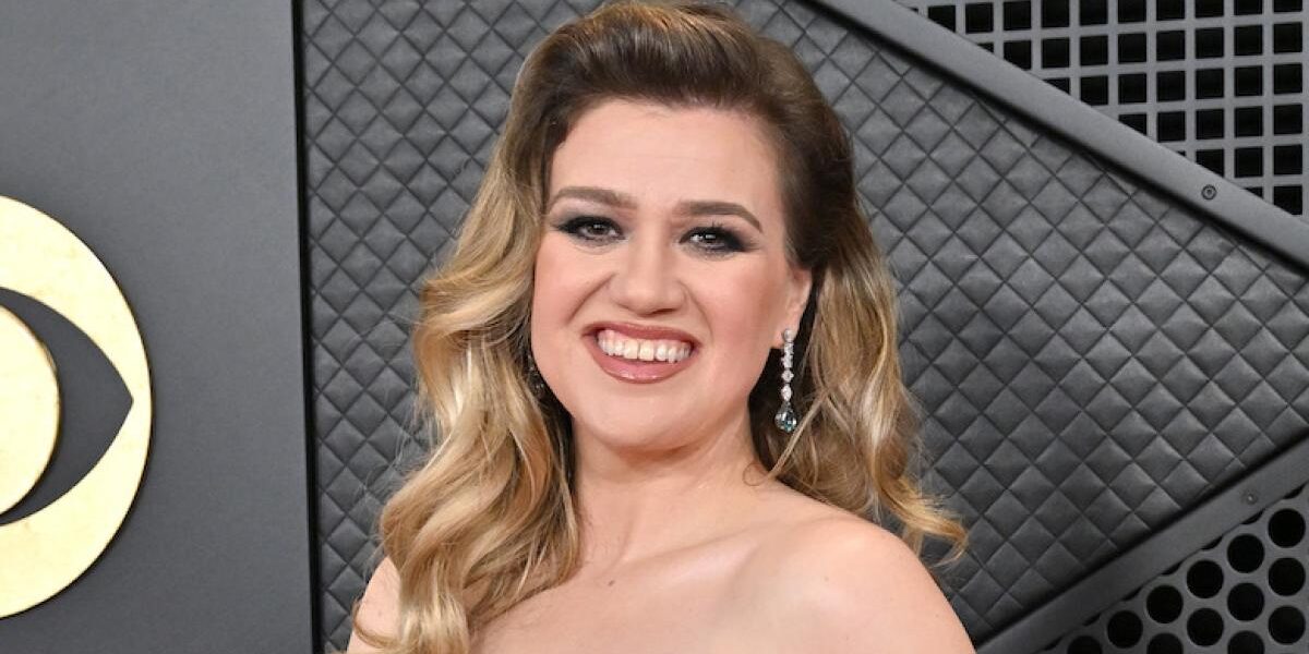 Kelly Clarkson Postpones Las Vegas Residency Last Minute to Heal