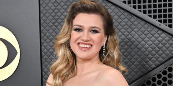 Kelly Clarkson Postpones Las Vegas Residency Last Minute to Heal