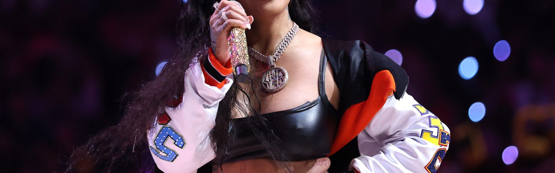 GloRilla Turns Up The Heat For Fan With SPICY Dance At 'GloBash' Concert