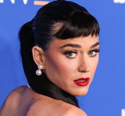 Katy Perry Shows Orlando Bloom What He's Missing During Yacht Trip