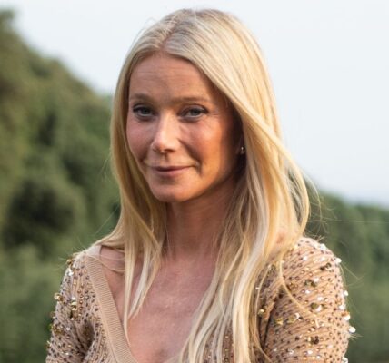 Gwyneth Paltrow Astronomer Deal Paid Millions Claims Biographer