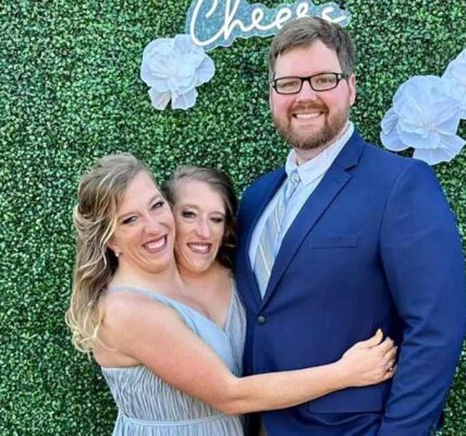 Conjoined Twins Abby and Brittany Hensel Spotted on Rare Outing