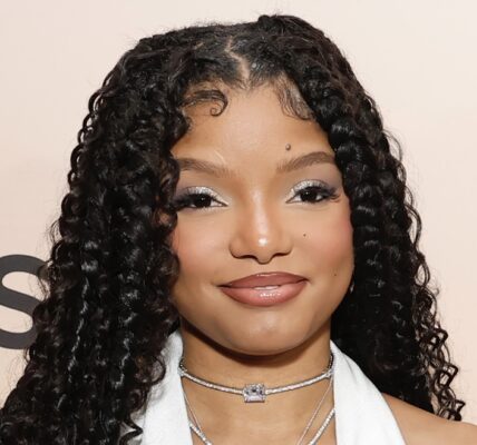 Date Night Vibes! Halle Bailey Is Spotted Out With New Boo At Restaurant In Los Angeles (EXCLUSIVE VIDEO)