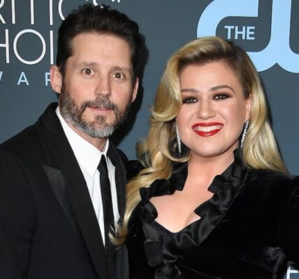 Kelly Clarkson Returns to Instagram After Ex Brandon Blackstock's Death