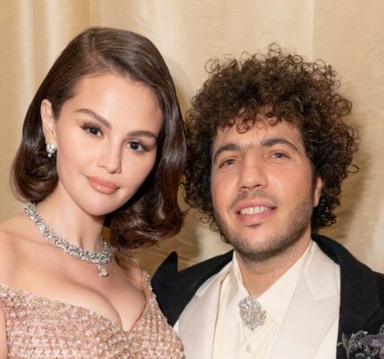 Selena Gomez Kisses Benny Blanco in Sweet PDA Photo