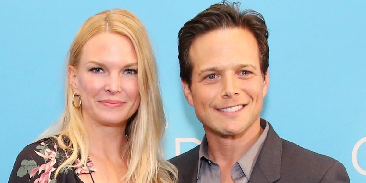 Kelley Wolf Posts Overdrawn Bank Account Amid Scott Wolf Divorce