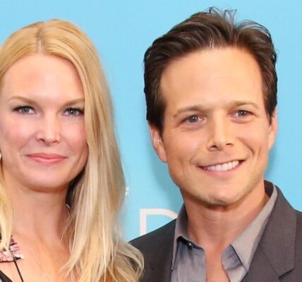 Kelley Wolf Posts Overdrawn Bank Account Amid Scott Wolf Divorce