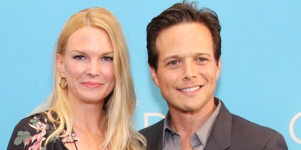Kelley Wolf Posts Overdrawn Bank Account Amid Scott Wolf Divorce