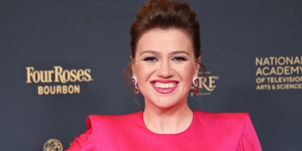 Kelly Clarkson Reveals Ex-Husband Is 'Ill,' Postpones Vegas Residency
