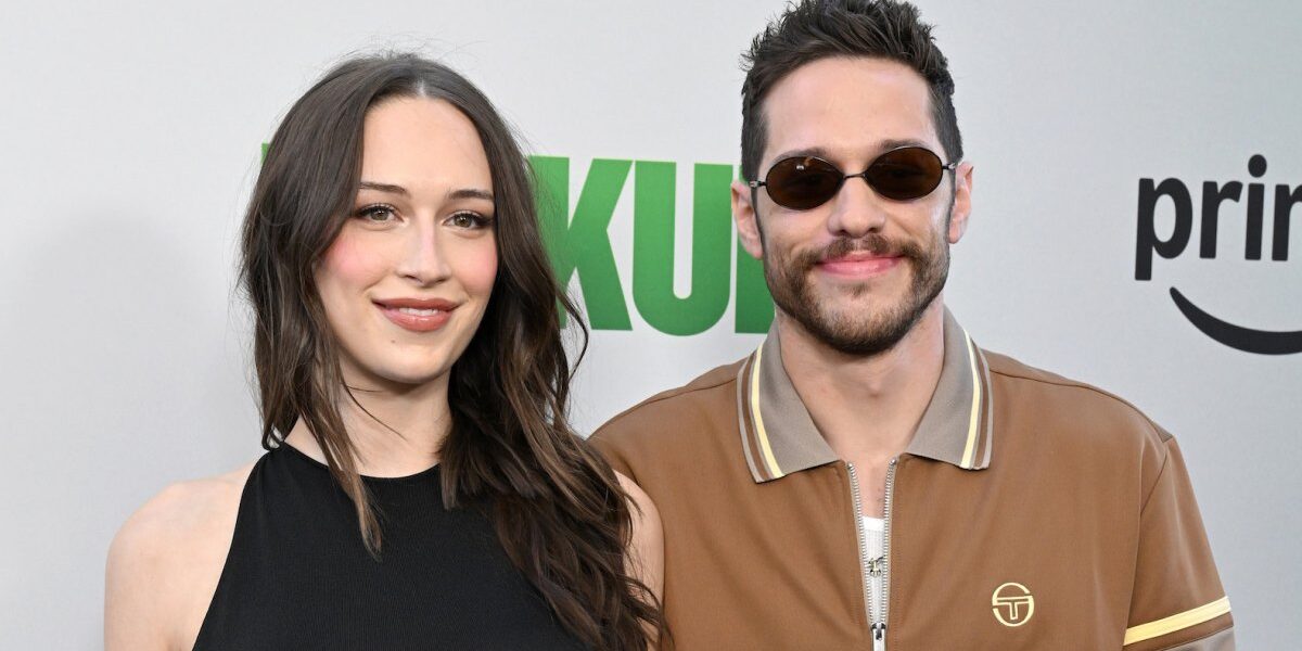 Pete Davidson Packs on PDA With Pregnant Girlfriend Elsie Hewitt