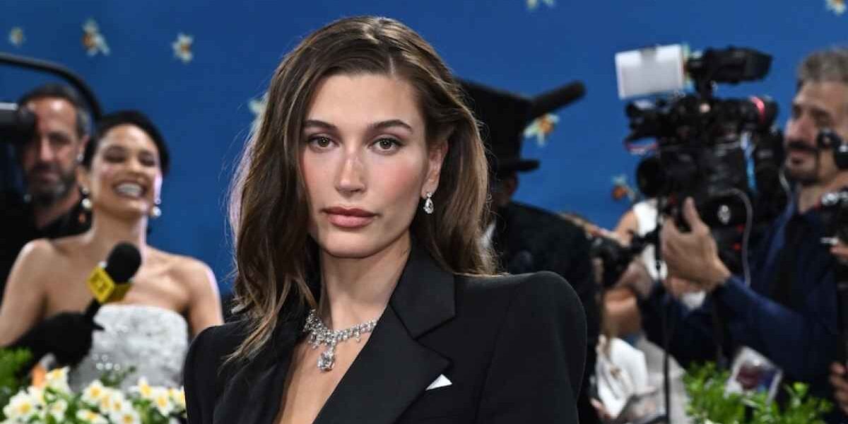 Hailey Bieber Reacts to Justin Bieber's Shirtless Pic: Jack's Dada'